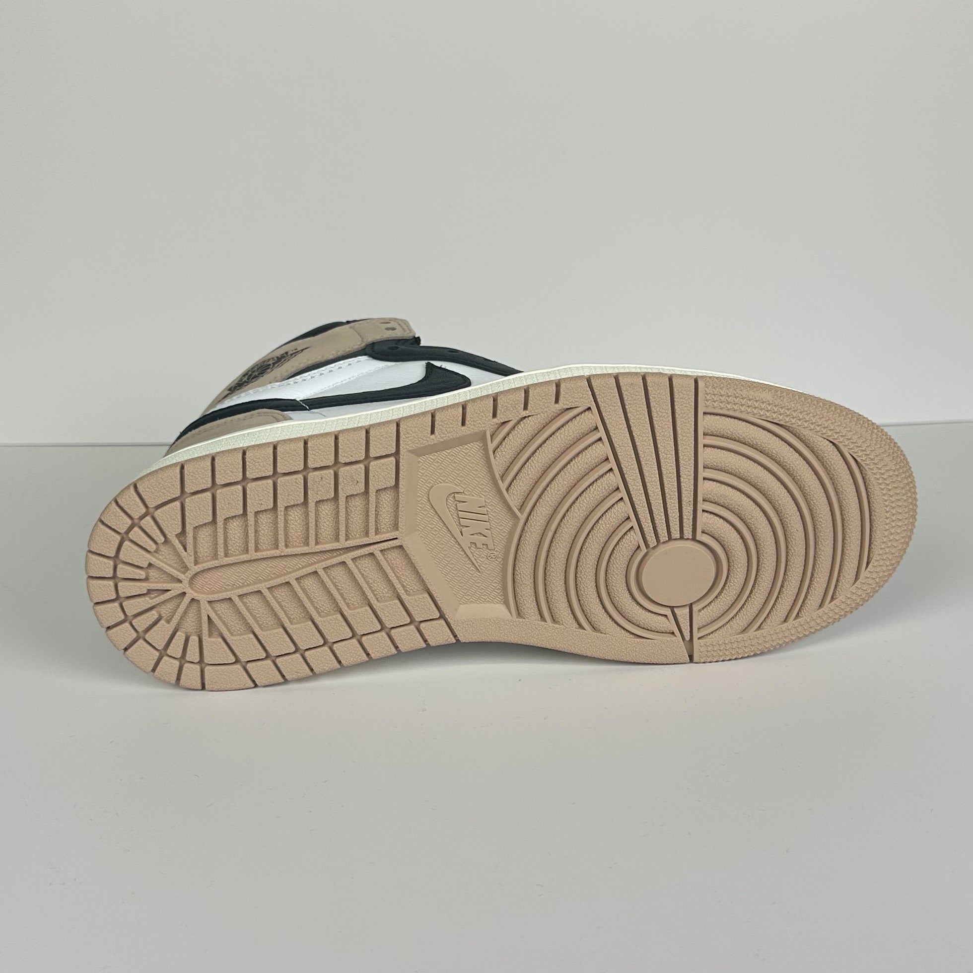 Nike Air Jordan 1 Retro High OG Latte – Shop Iconic Kicks Nike Air Jordan 1 Retro High OG Latte – Shop Iconic Kicks