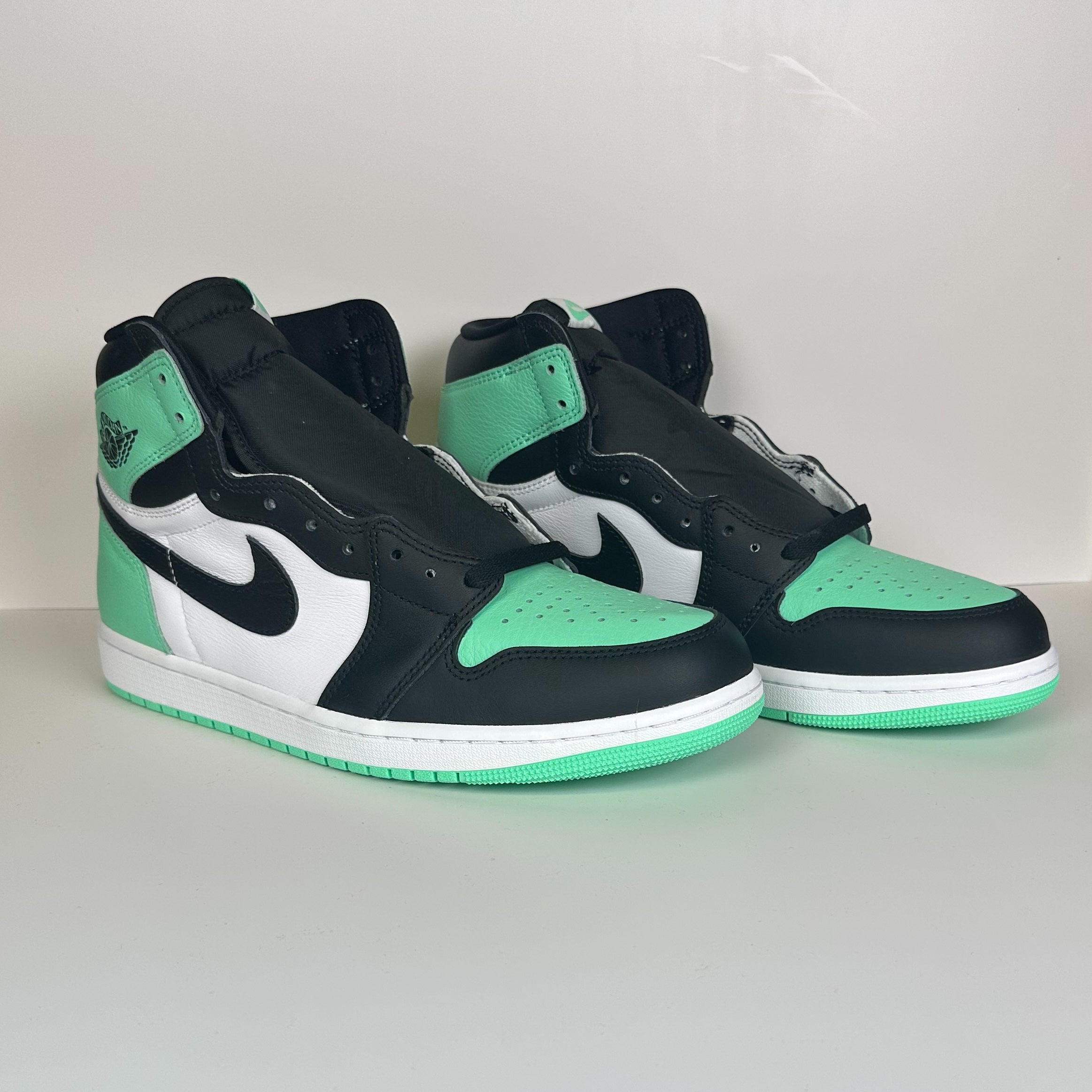 その他 Nike Air Jordan 1 High OG \"Green Glow\" Air Jordan 1 High OG 'Green Glow' (DZ5485-130) release date
